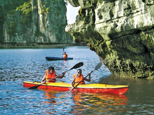 Отель Ha Long Aqua Legend Cruise Экстерьер фото